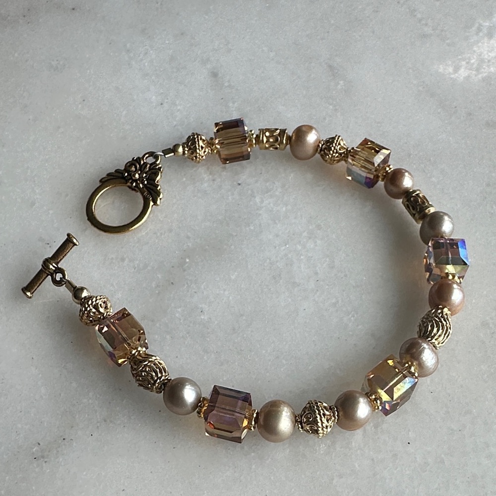 Hand Crafted Gold and Pearl Bracelet
